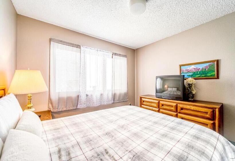 فندق Granby Condo With Views