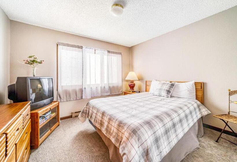 فندق Granby Condo With Views