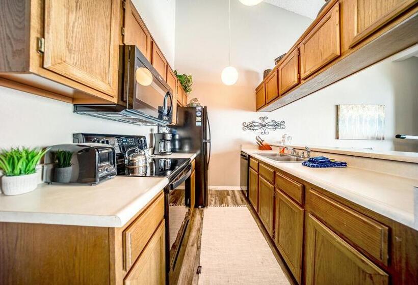 فندق Granby Condo With Views