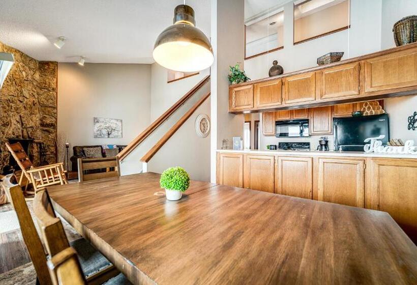 فندق Granby Condo With Views