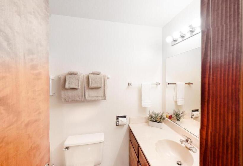 فندق Rainbow Rock 303