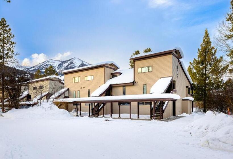 فندق 3622 Winterberry