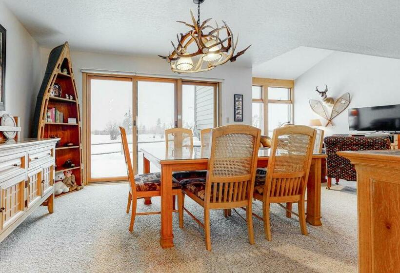 فندق 4412 Mackinaw