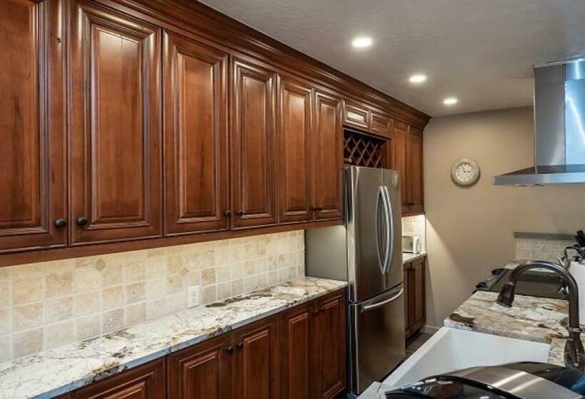 فندق 5123 Foxtail