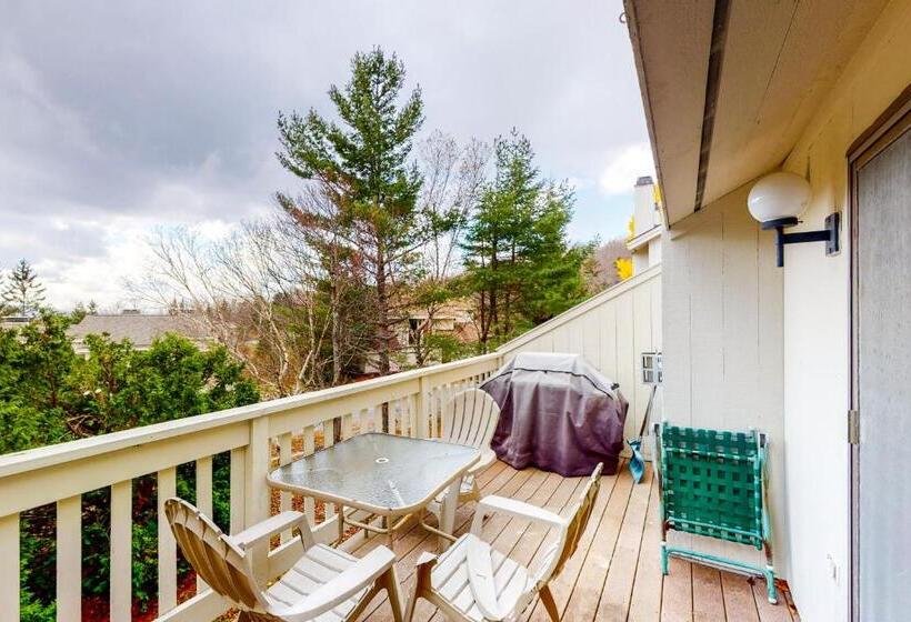 فندق Bromley Village   Clovers 767a