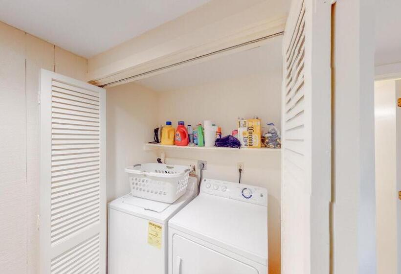 فندق Bromley Village   Clovers 767a