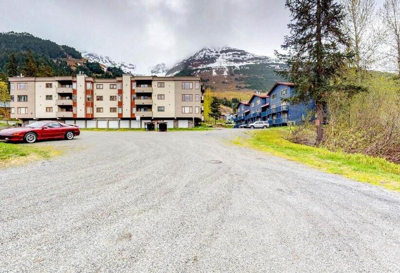 בית מלון כפרי Cozy Crystal Mountain Condo