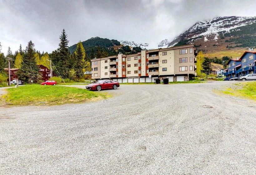 فندق Cozy Crystal Mountain Condo