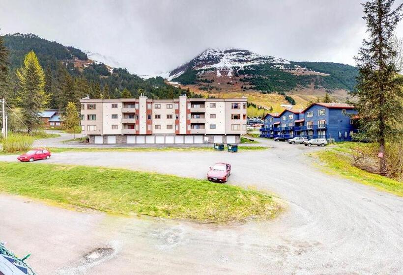 فندق Cozy Crystal Mountain Condo