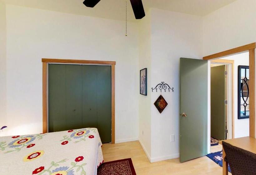 فندق Cozy Crystal Mountain Condo