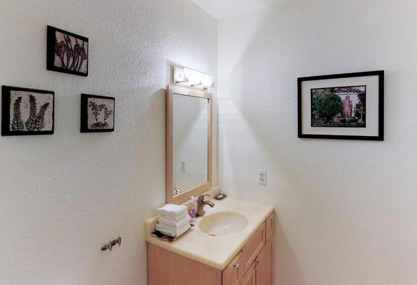 فندق Cozy Crystal Mountain Condo