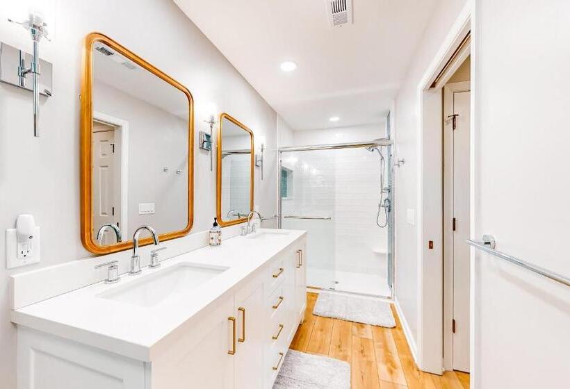 Отель Sea Colony 56053 Pinewood Dr