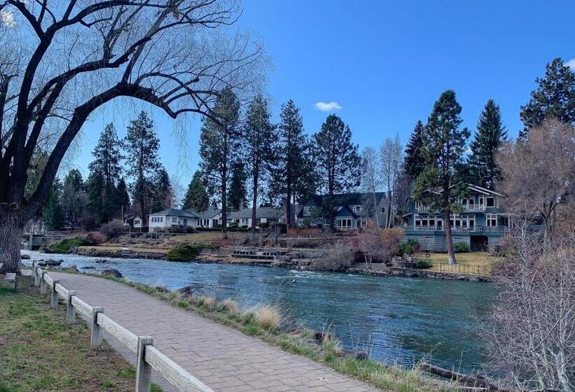 هتل Deschutes Riverside Escape
