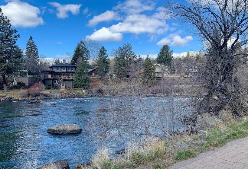 هتل Deschutes Riverside Escape