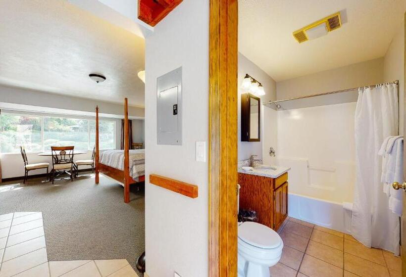 هتل Deschutes Riverside Escape