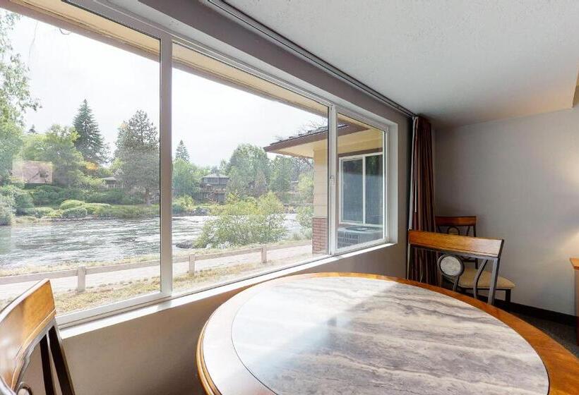 هتل Deschutes Riverside Escape