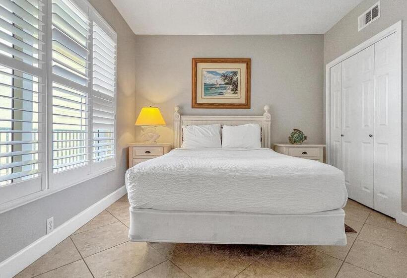 Отель Jade East Towers 720