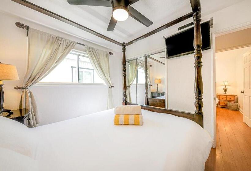 فندق Newport Family Castle