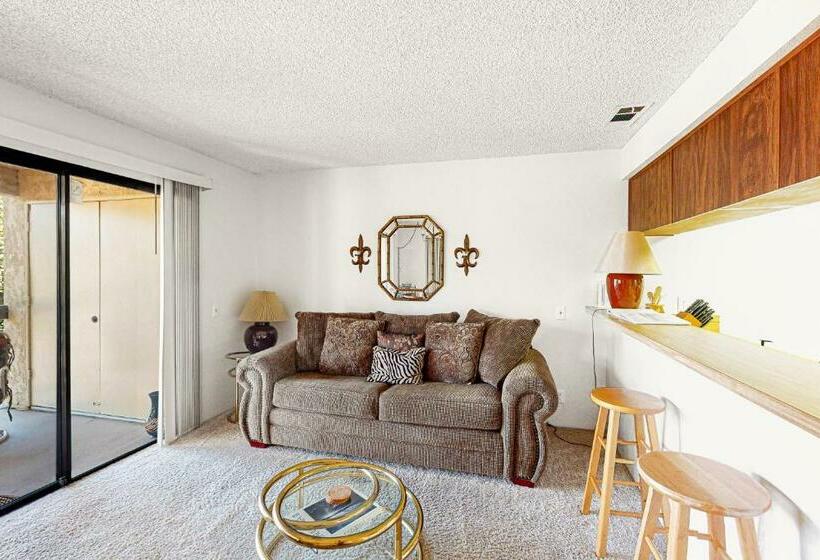 Отель Riviera Garden Villa