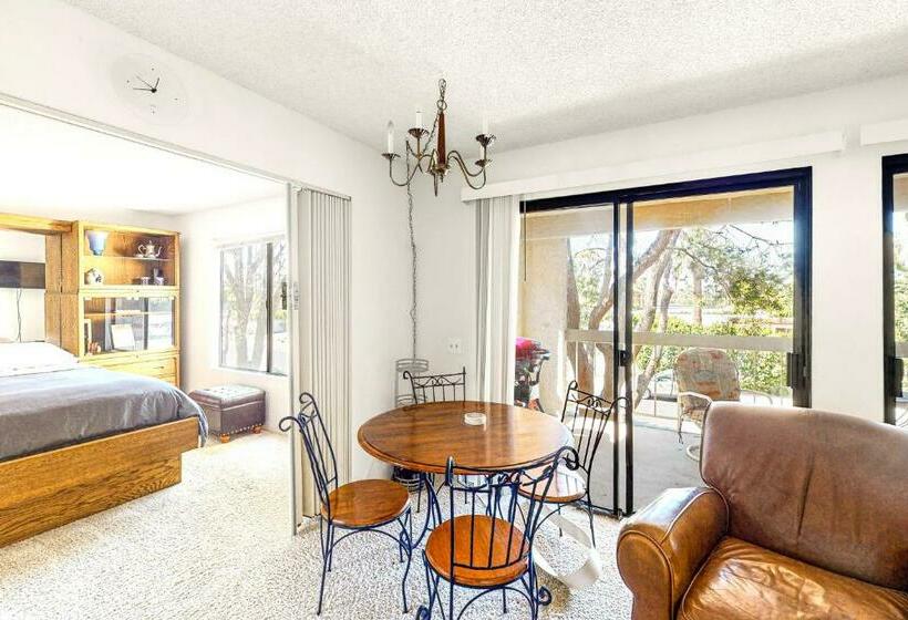 Отель Riviera Garden Villa