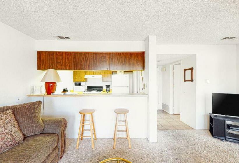 Отель Riviera Garden Villa