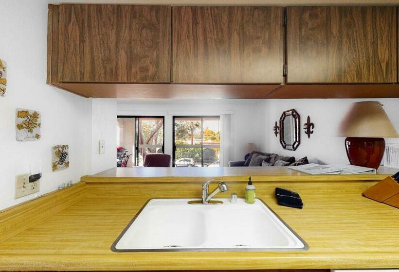 Отель Riviera Garden Villa