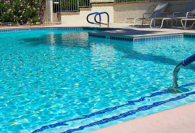 Отель Riviera Garden Villa