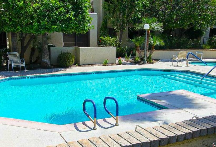 Отель Riviera Garden Villa