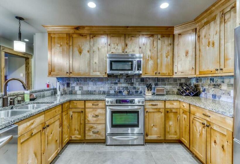 فندق Trailhead Lodge #201