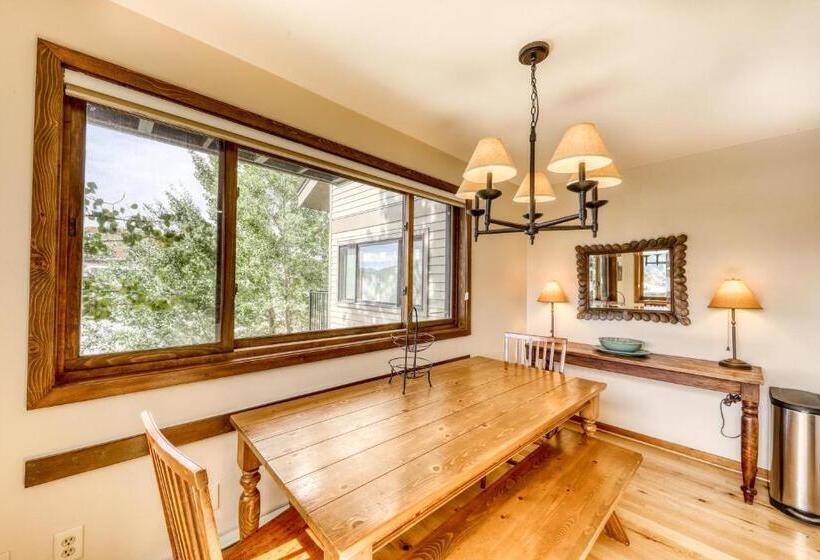 בית מלון כפרי Beautiful Mountain View Condo