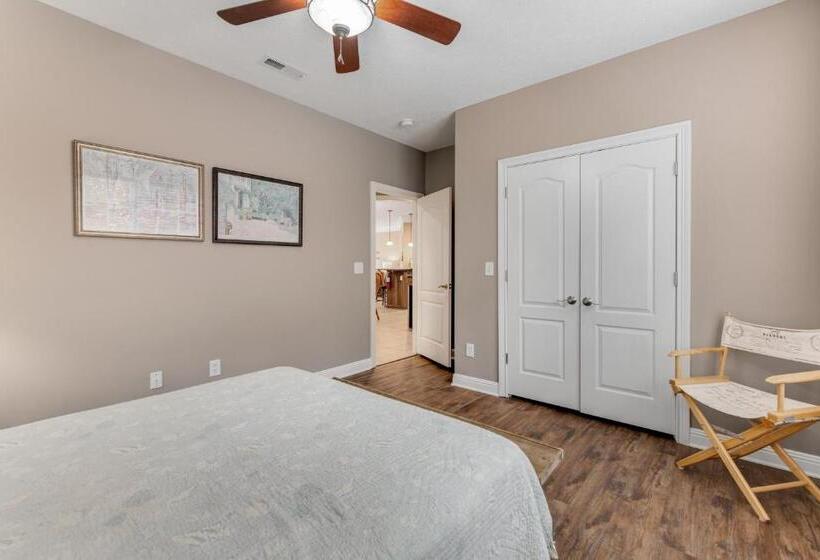 فندق Bend Of The River