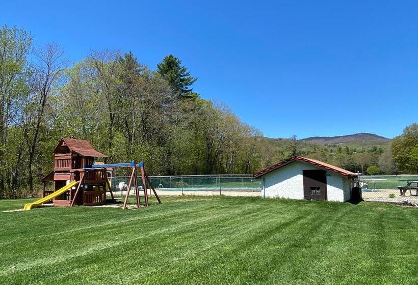 호텔 Bunker Lane Golf Course