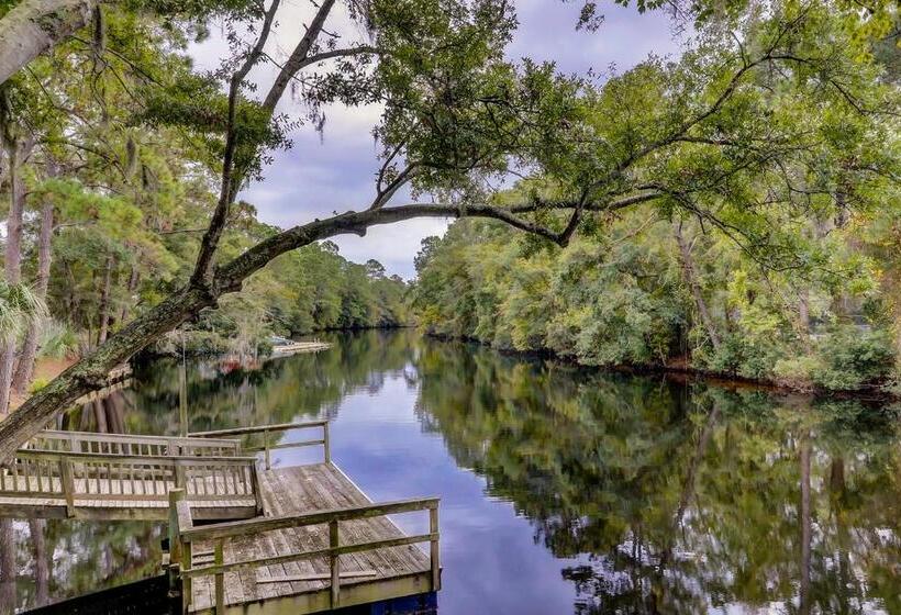 Отель Hickory Cove 8