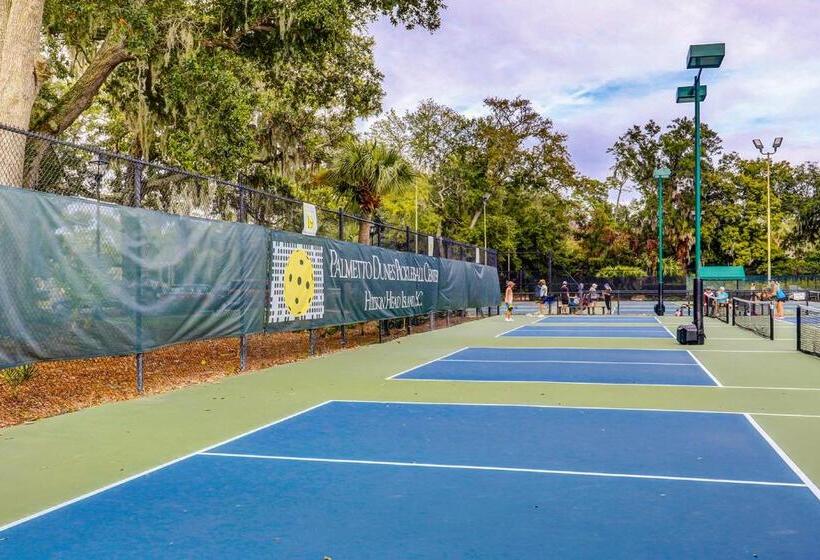 Отель Hickory Cove 8