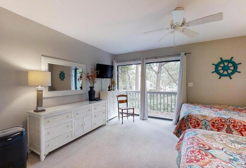 Отель Hickory Cove 8