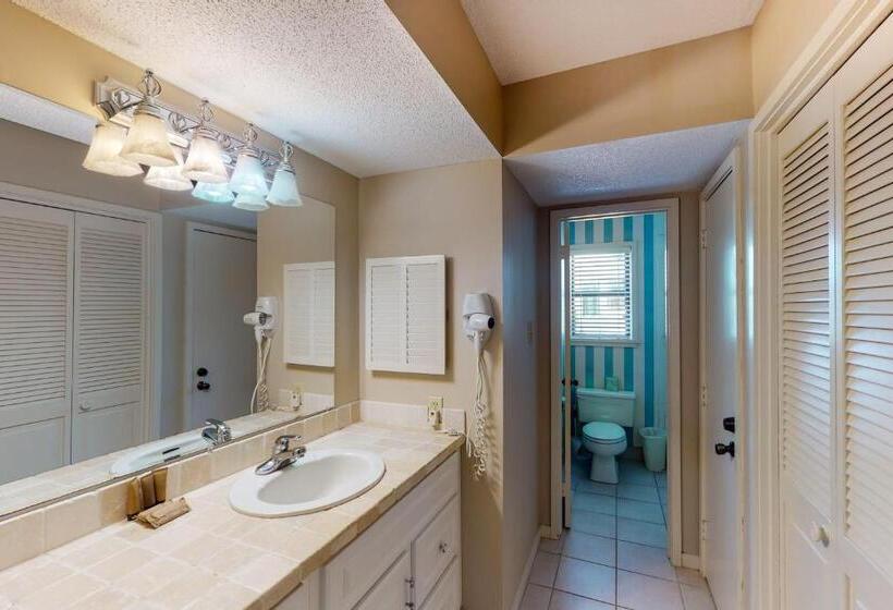 בית מלון כפרי Moorings 0910