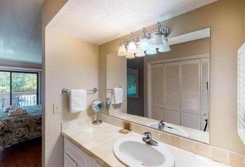 בית מלון כפרי Moorings 0910