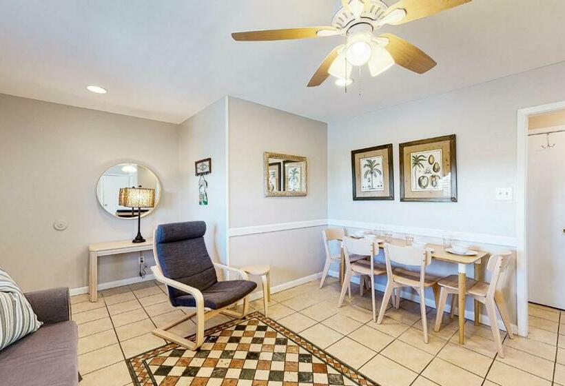 Отель Seahorse 612