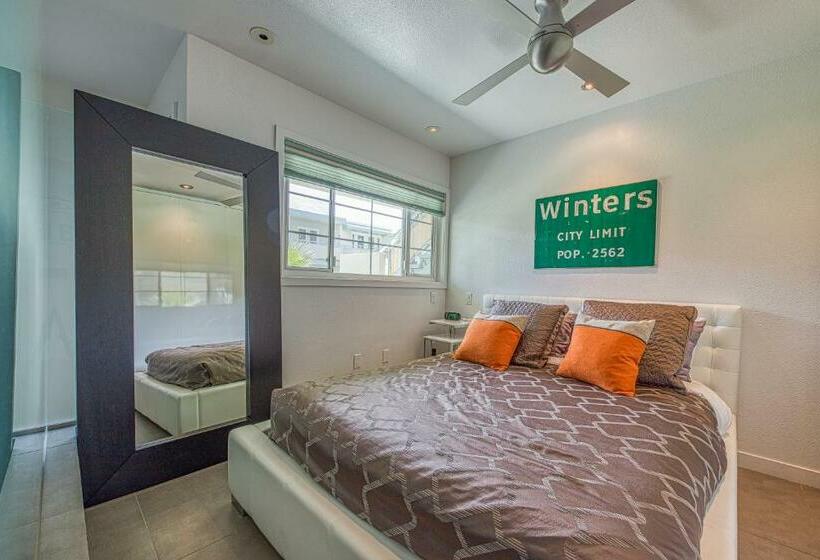 בית מלון כפרי Sordid Lives Condo Permit# 3202