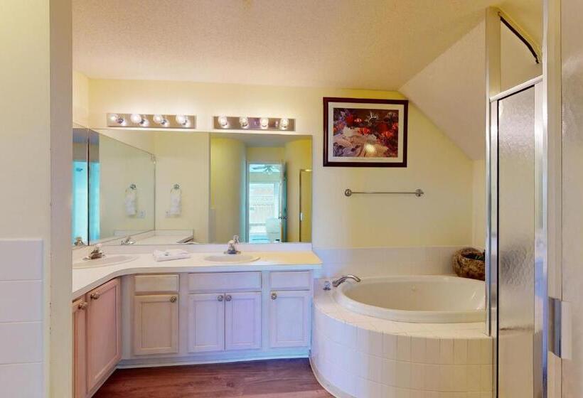 فندق Tranquility On The Beach 410