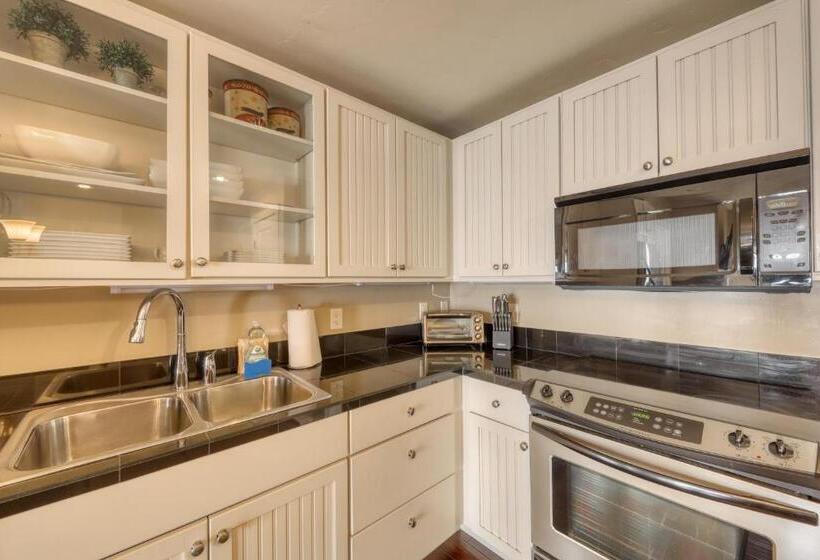 فندق Village Rd 309