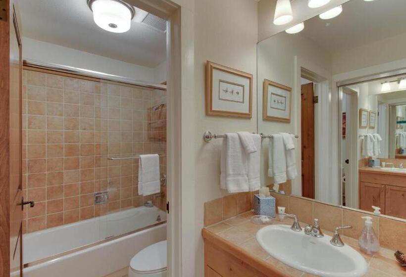 ホテル Among The Wildflowers