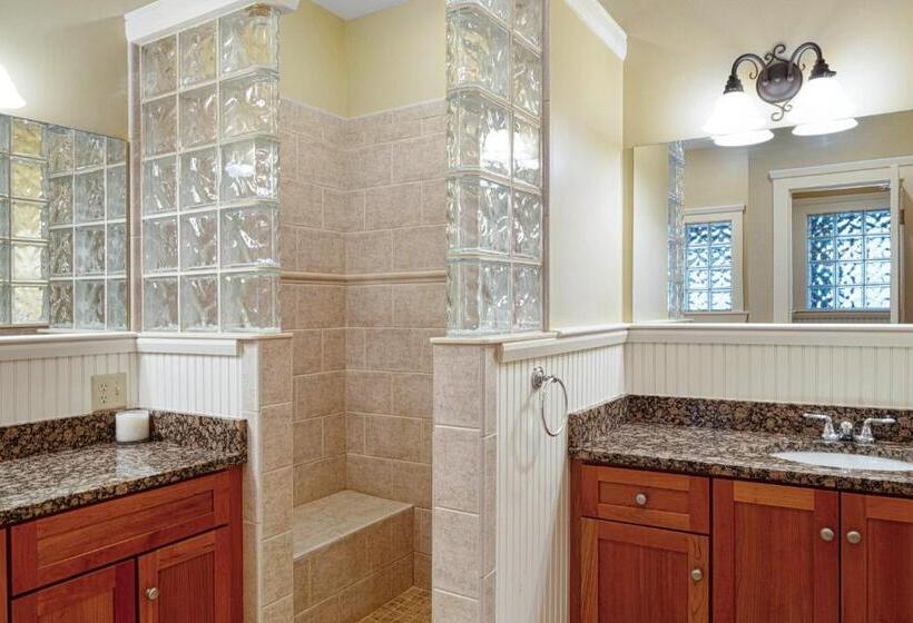 ホテル Castle Hill Condo