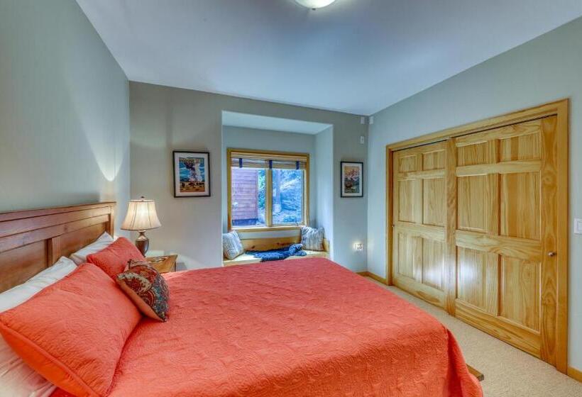 Отель Clover Lane Casa