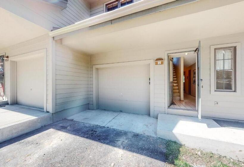 هتل Hidden Village 25 Timbercrest