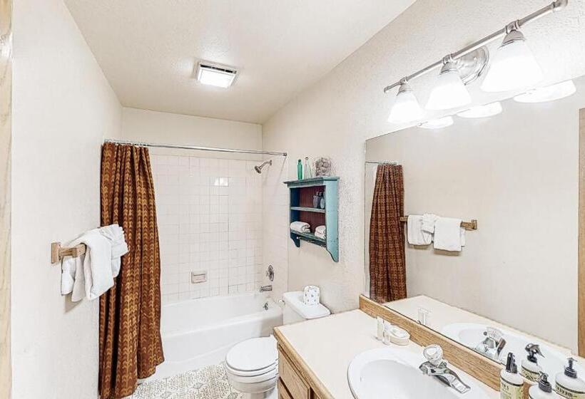 هتل Hidden Village 25 Timbercrest