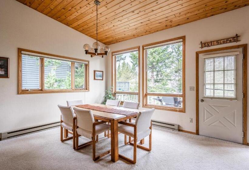 هتل Hidden Village 724