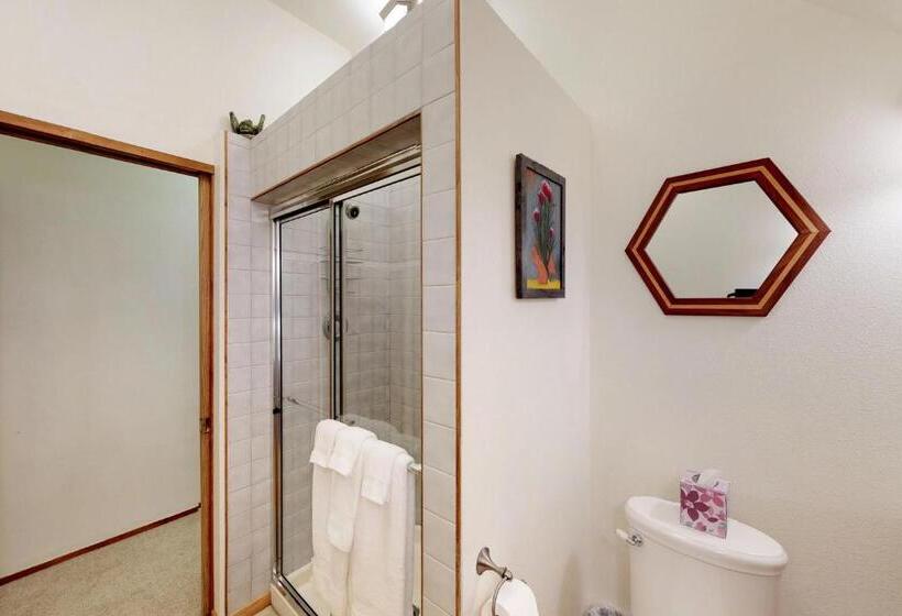 בית מלון כפרי Jewel Chalet