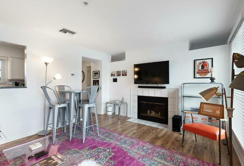 هتل Nash Vegas Oasis