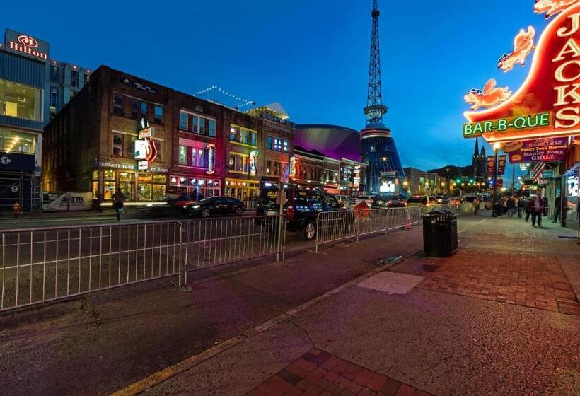 هتل Nash Vegas Oasis